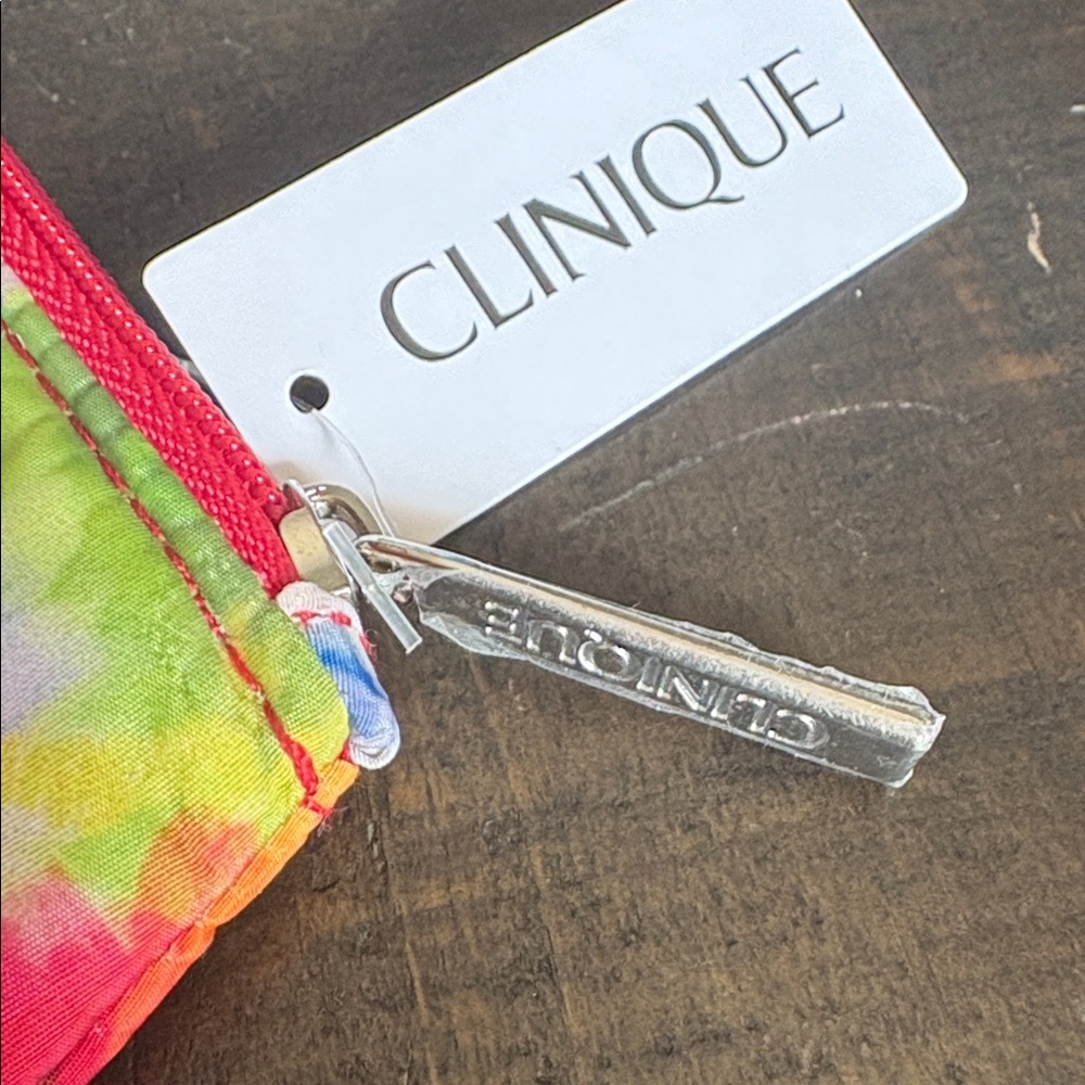 Clinique Jonathan Cohen Limited Edition Makeup Bag - Picture 2 of 5